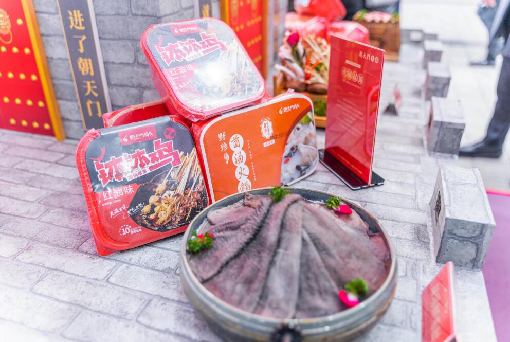 常寧開火鍋加盟店，如何通過特色吸引顧客？