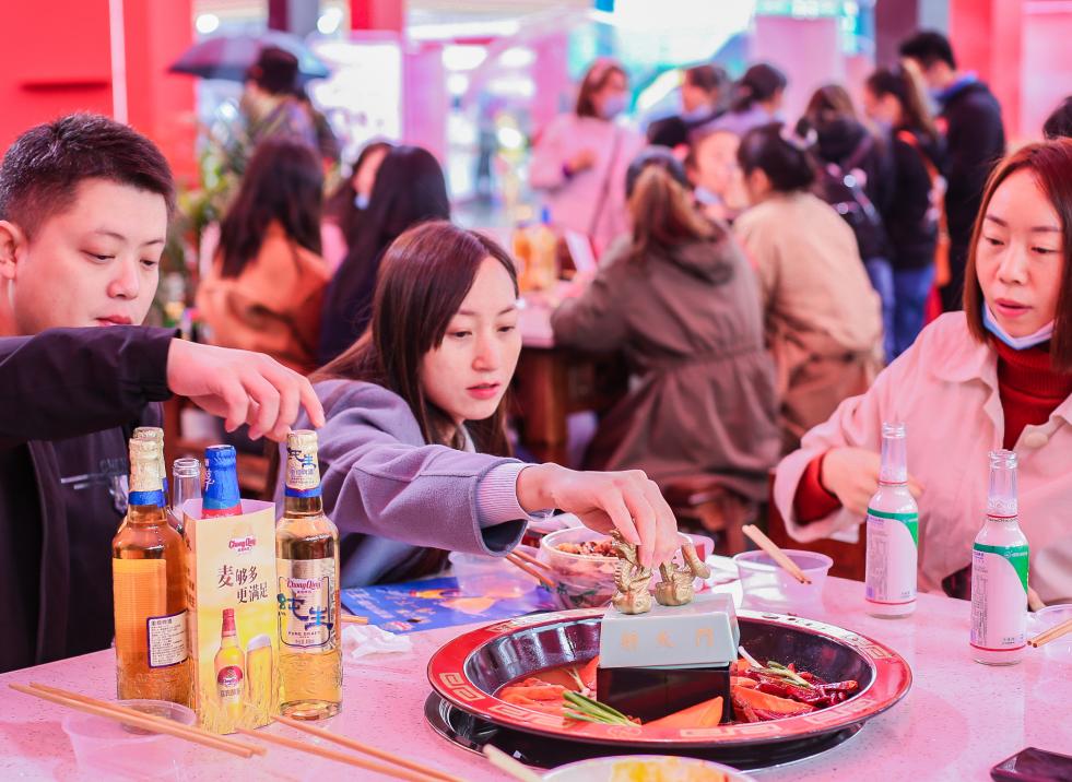 梧州開火鍋加盟店，3招翻臺率提高50％！