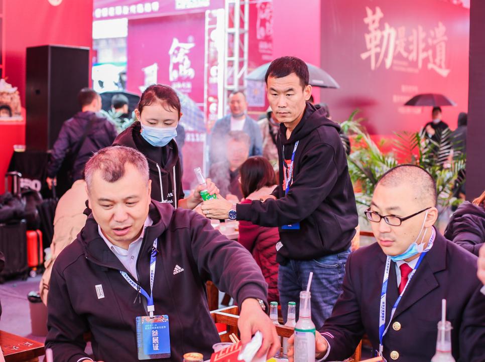 連鎖火鍋店如何在試營業(yè)期間積累客人？