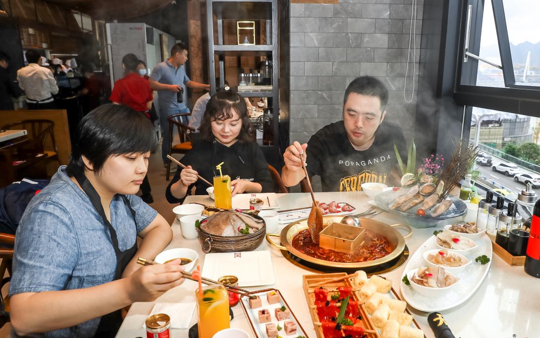 火鍋店衛(wèi)生問題頻發(fā)，怎樣才能給顧客“安全感？”