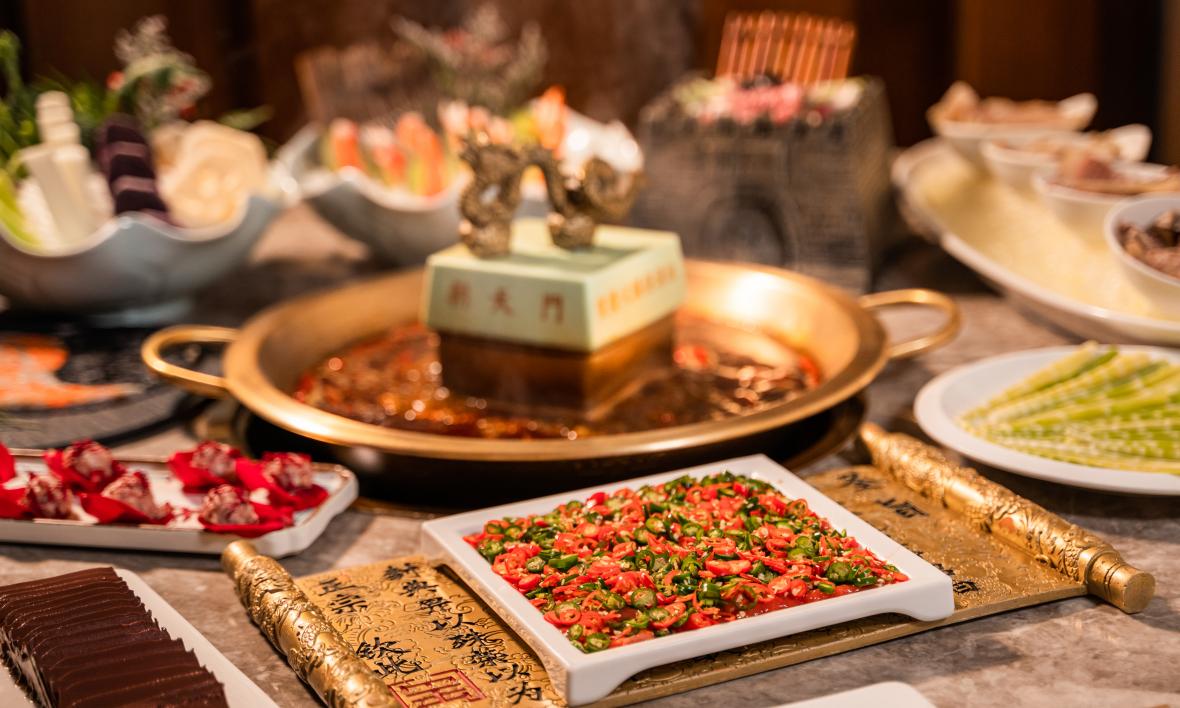 火鍋界新秀，爆店的秘籍菜品，火箭魷魚！